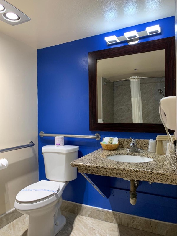California Inn and Suites Bakersfield image 35