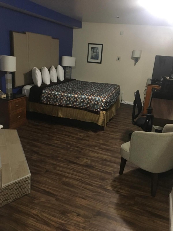 California Inn and Suites Bakersfield image 46